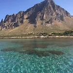 Residenza Sul Mare Baia Cornino * Кустоначи